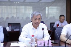 启动小采矿和月球原位资本操纵项目